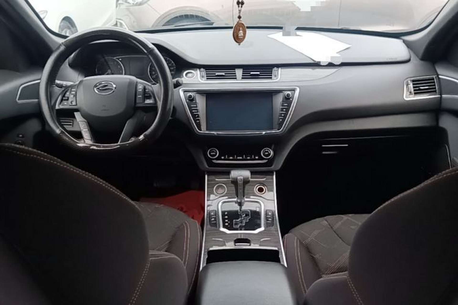 Used Land X7 2015 2.0T Panoramic Luxury Edition Center Console
