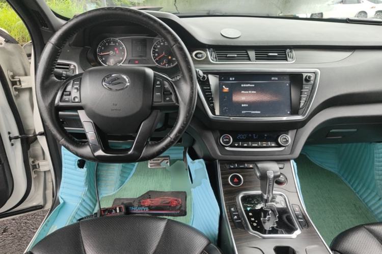 Used Land X7 2015 2.0T Panoramic Prestige Edition Center Console