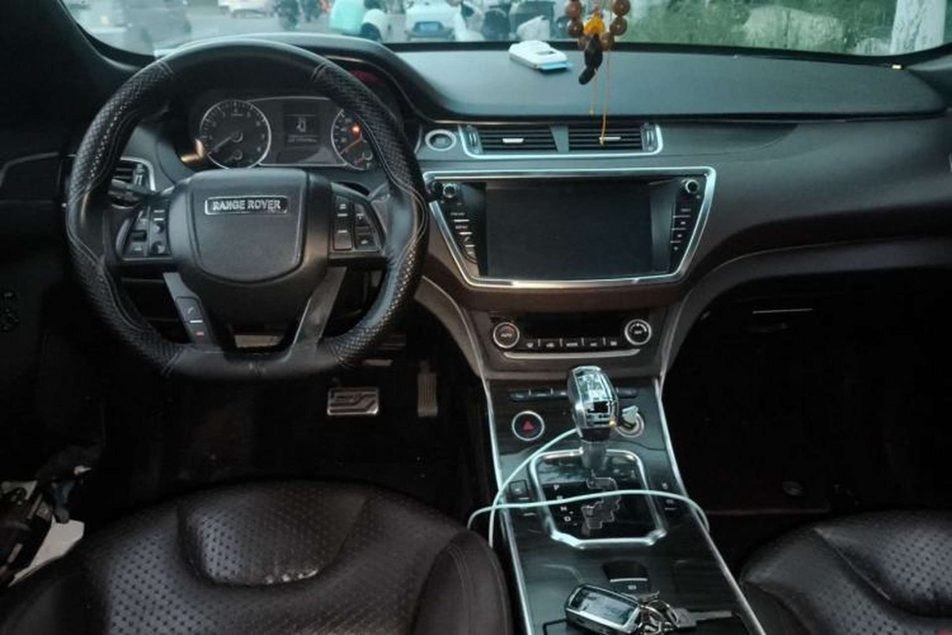 Used Land X7 2015 2.0T Panoramic Prestige Edition Center Console