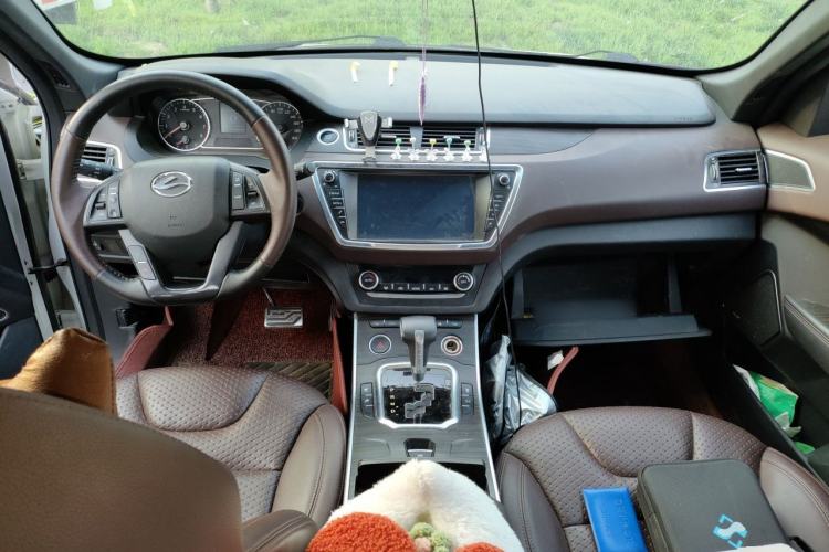 Used Land X7 2015 2.0T Panoramic Prestige Edition Center Console
