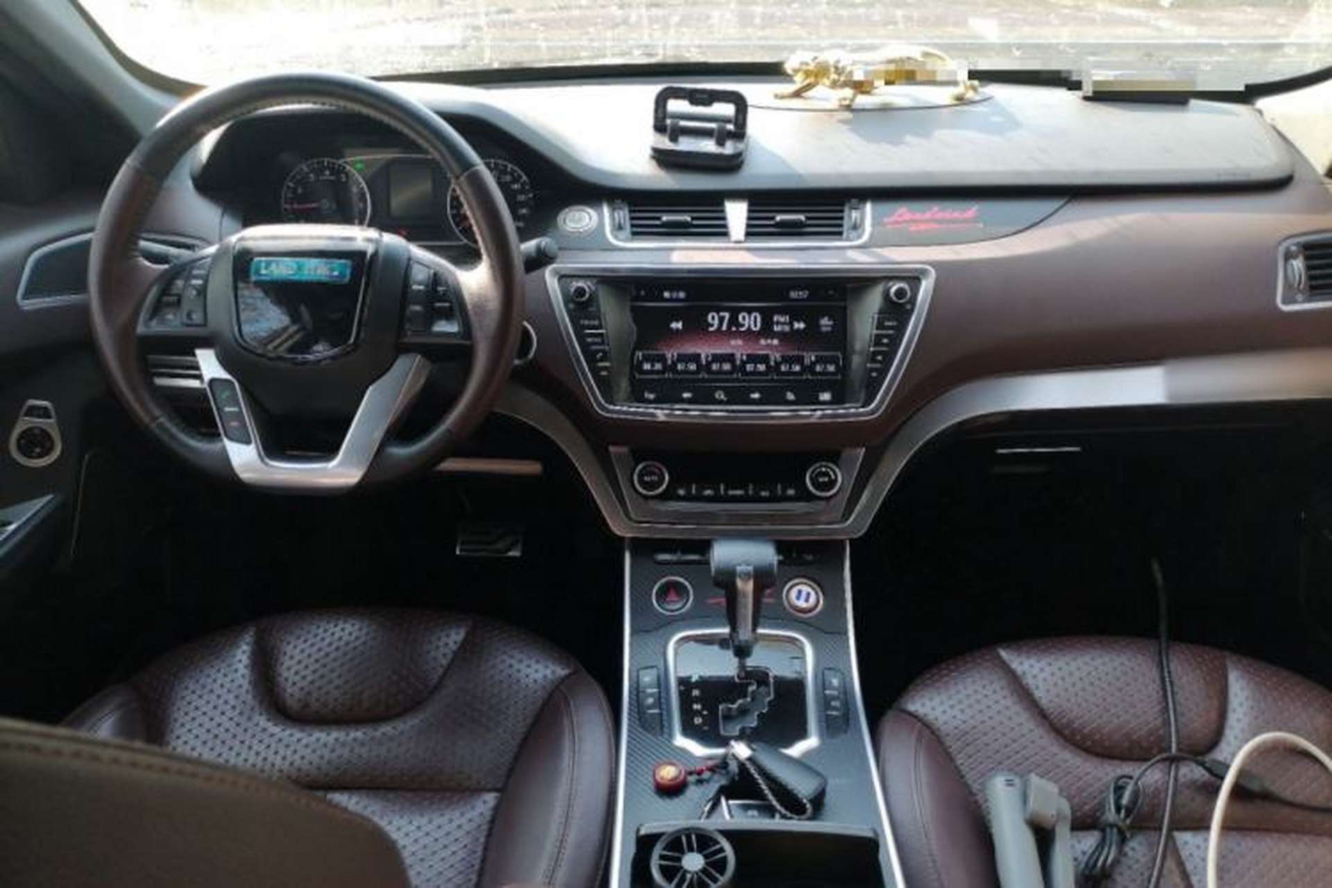 Used Land X7 2015 2.0T Panoramic Flagship Edition Center Console
