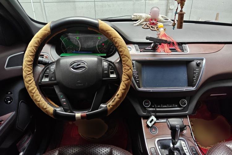 Used Land X7 2015 2.0T Panoramic Prestige Edition Center Console