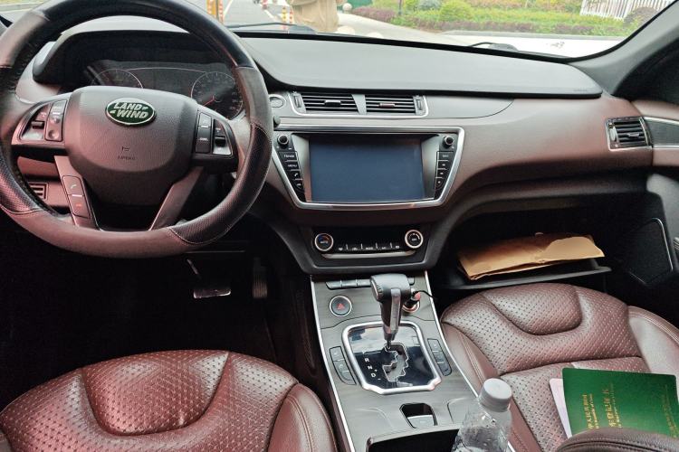Used Land X7 2015 2.0T Panoramic Prestige Edition Center Console