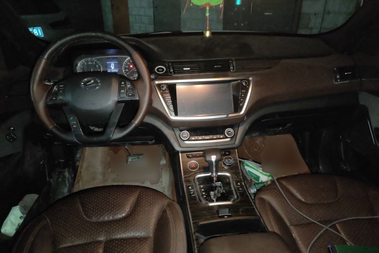 Used Land X7 2015 2.0T Panoramic Prestige Edition Center Console