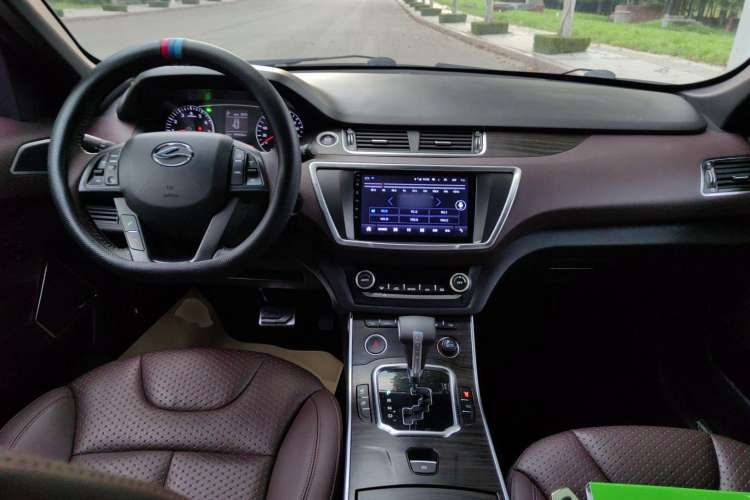 Used Land X7 2015 2.0T Panoramic Prestige Edition Center Console