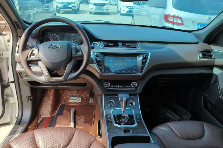 Used Land X7 2015 2.0T Panoramic Prestige Edition Center Console