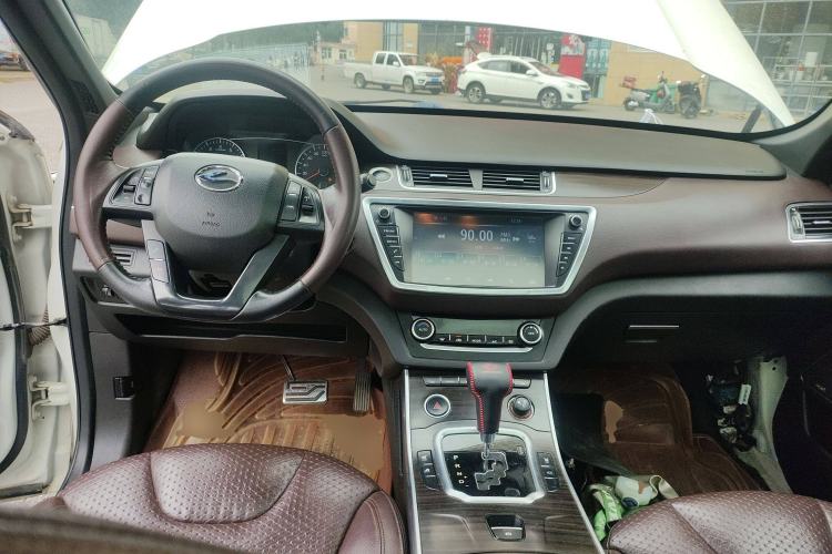 Used Land X7 2015 2.0T Panoramic Prestige Edition Center Console