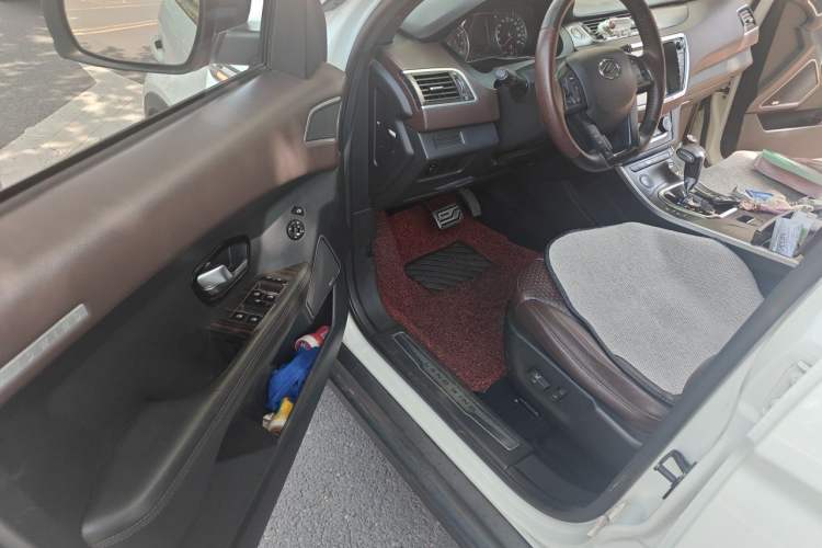 Used Land X7 2015 2.0T Panoramic Prestige Edition Driver Seat