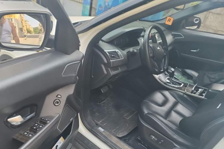 Used Land X7 2015 2.0T Panoramic Prestige Edition Driver Seat