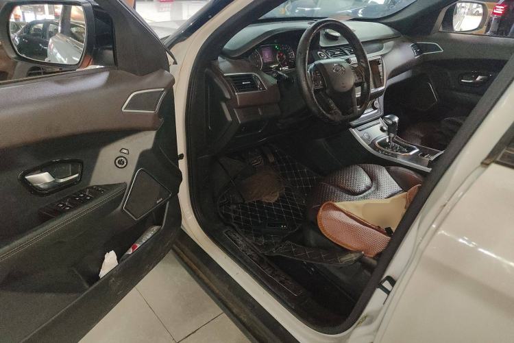 Used Land X7 2015 2.0T Panoramic Prestige Edition Driver Seat