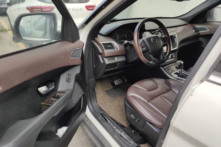 Used Land X7 2015 2.0T Panoramic Prestige Edition Driver Seat