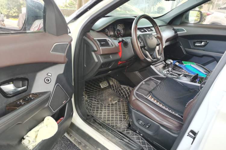 Used Land X7 2015 2.0T Panoramic Prestige Edition Driver Seat