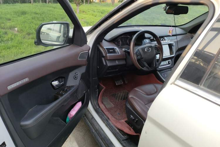 Used Land X7 2015 2.0T Panoramic Prestige Edition Driver Seat