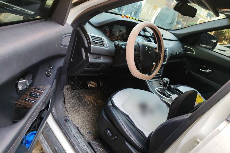 Used Land X7 2015 2.0T Panoramic Prestige Edition Driver Seat