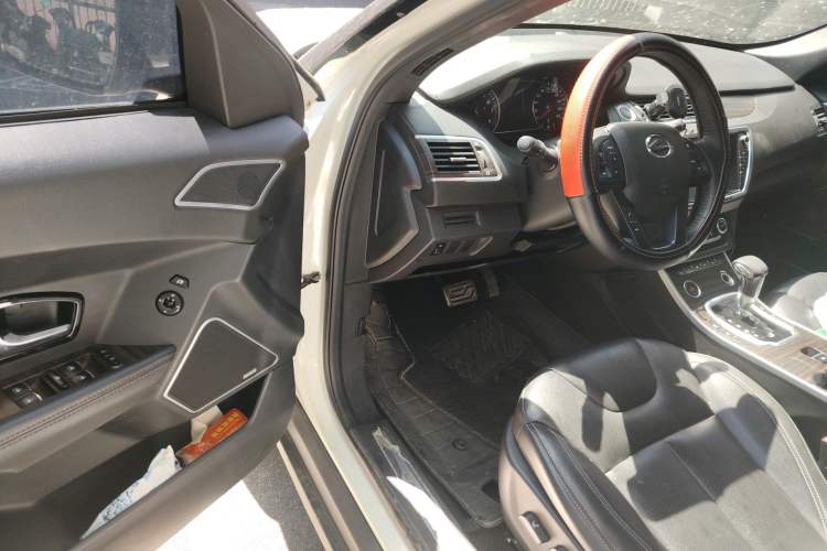 Used Land X7 2015 2.0T Panoramic Prestige Edition Driver Seat