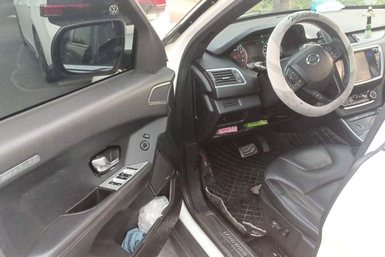 Used Land X7 2015 2.0T Panoramic Prestige Edition Driver Seat