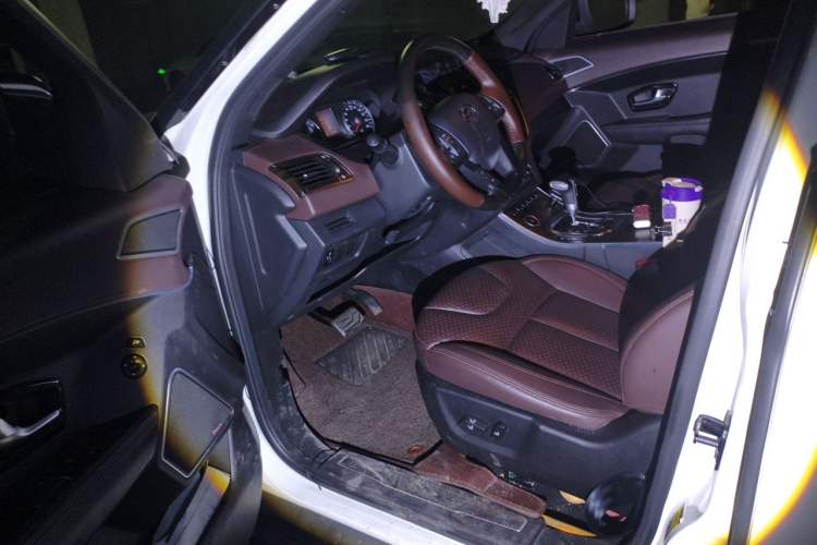 Used Land X7 2015 2.0T Panoramic Prestige Edition Driver Seat