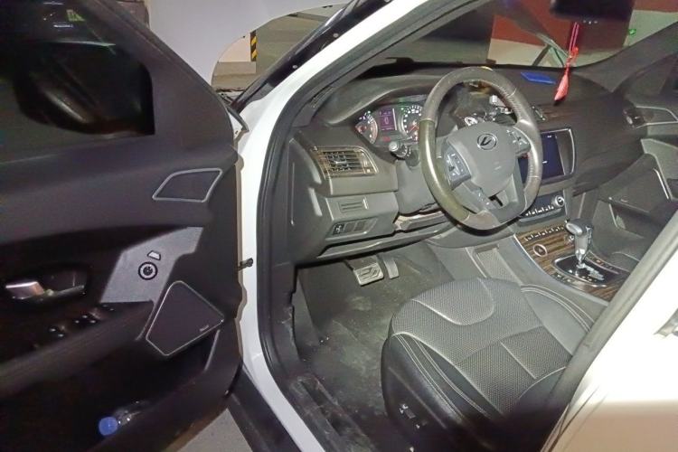 Used Land X7 2015 2.0T Panoramic Prestige Edition Driver Seat