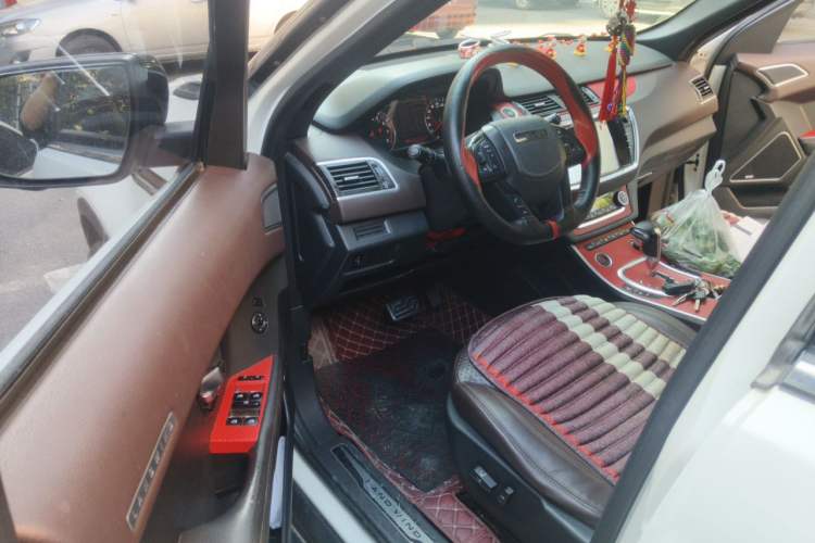 Used Land X7 2015 2.0T Panoramic Prestige Edition Driver Seat