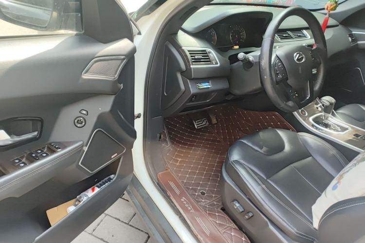 Used Land X7 2015 2.0T Panoramic Prestige Edition Driver Seat