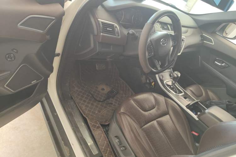 Used Land X7 2015 2.0T Panoramic Prestige Edition Driver Seat