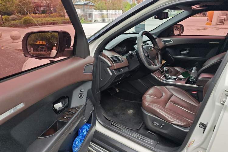 Used Land X7 2015 2.0T Panoramic Prestige Edition Driver Seat