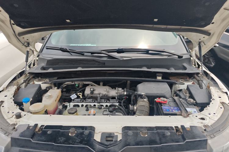 Used Land X7 2015 2.0T Panoramic Prestige Edition Engine Bay
