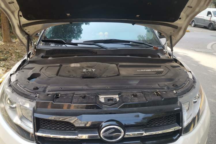 Used Land X7 2015 2.0T Panoramic Prestige Edition Engine Bay