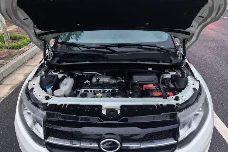 Used Land X7 2015 2.0T Panoramic Prestige Edition Engine Bay