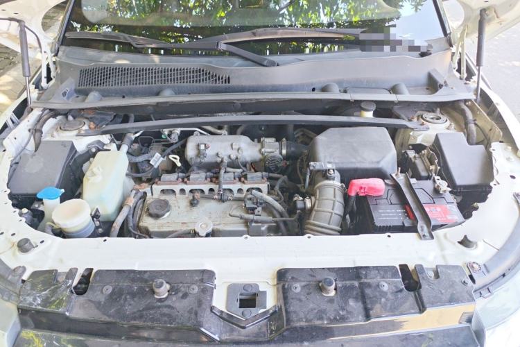Used Land X7 2015 2.0T Panoramic Flagship Edition Engine Bay
