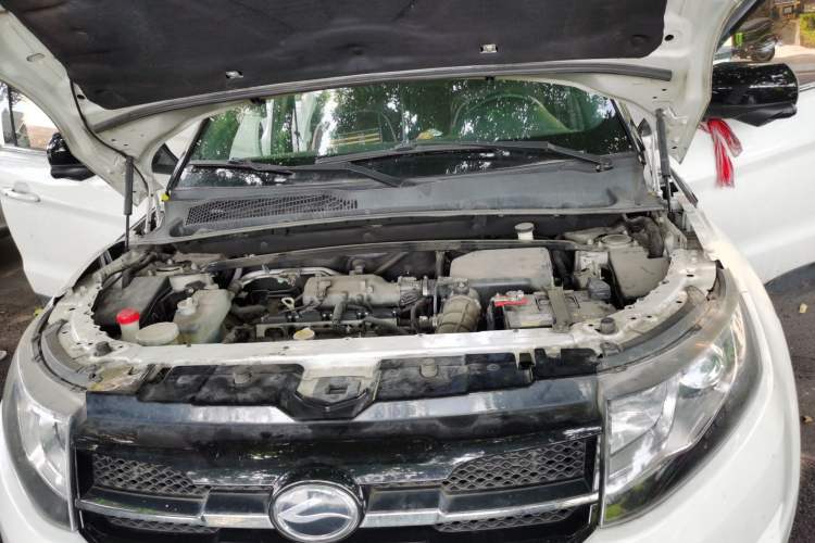 Used Land X7 2015 2.0T Panoramic Prestige Edition Engine Bay