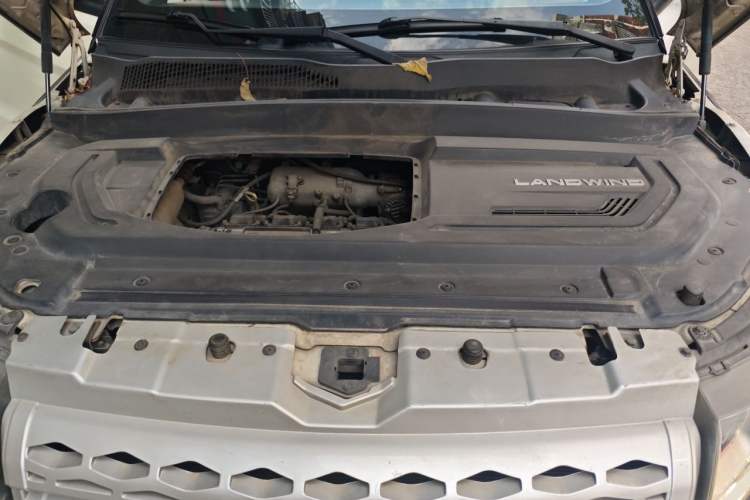 Used Land X7 2015 2.0T Panoramic Prestige Edition Engine Bay