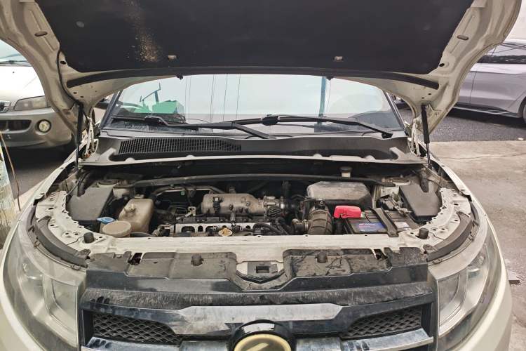 Used Land X7 2015 2.0T Panoramic Prestige Edition Engine Bay