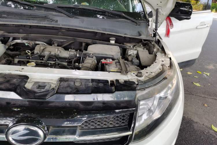 Used Land X7 2015 2.0T Panoramic Prestige Edition Engine Bay Left