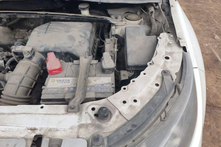 Used Land X7 2015 2.0T Panoramic Flagship Edition Engine Bay Left