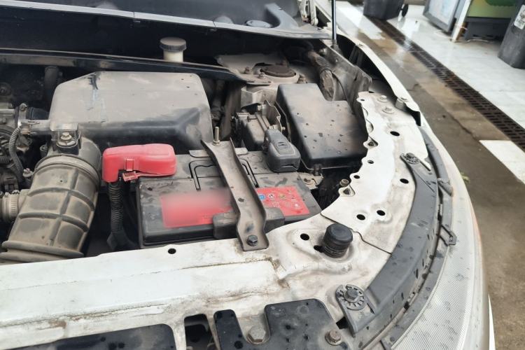 Used Land X7 2015 2.0T Panoramic Flagship Edition Engine Bay Left