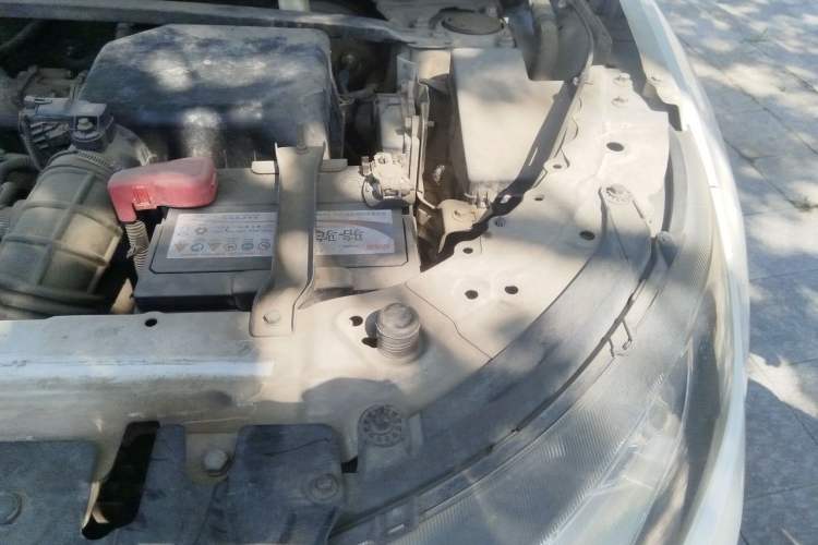 Used Land X7 2015 2.0T Panoramic Prestige Edition Engine Bay Left