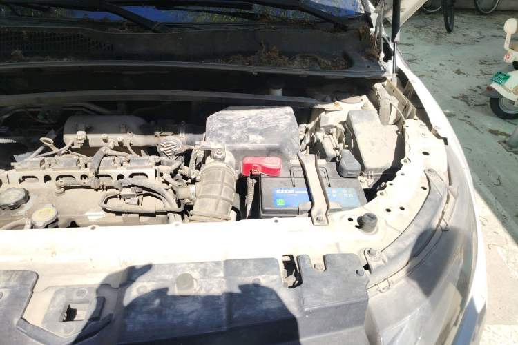 Used Land X7 2015 2.0T Panoramic Prestige Edition Engine Bay Left