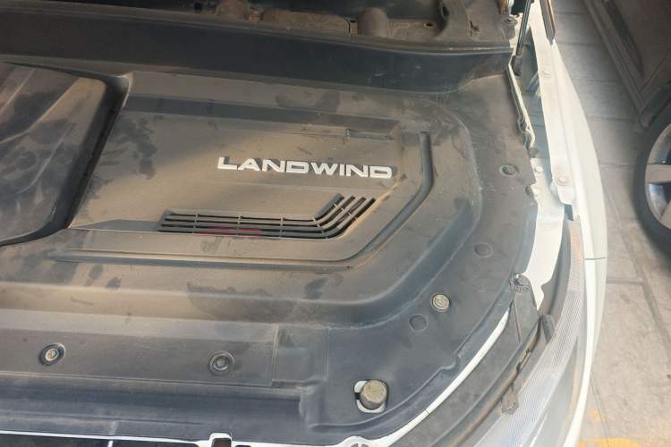 Used Land X7 2015 2.0T Panoramic Flagship Edition Engine Bay Left