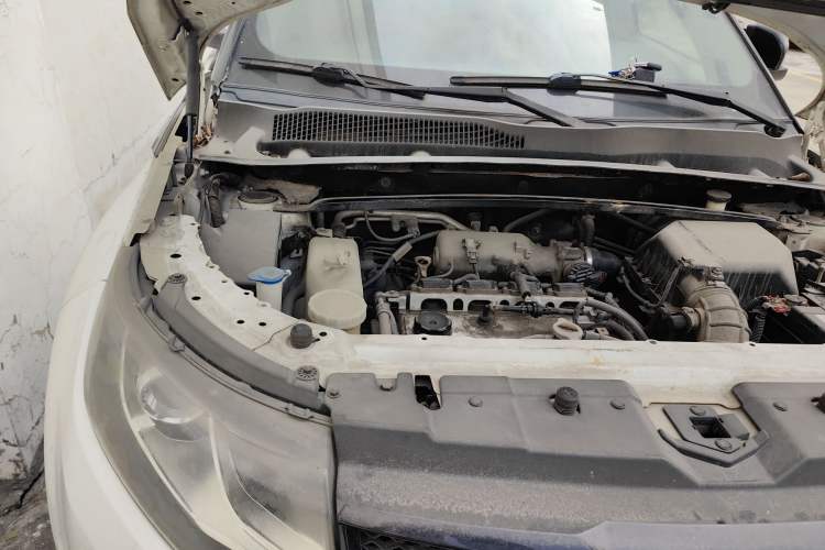 Used Land X7 2015 2.0T Panoramic Prestige Edition Engine Bay Right
