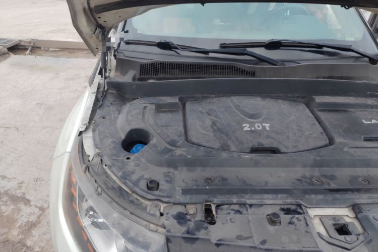 Used Land X7 2015 2.0T Panoramic Prestige Edition Engine Bay Right