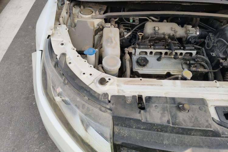 Used Land X7 2015 2.0T Panoramic Prestige Edition Engine Bay Right