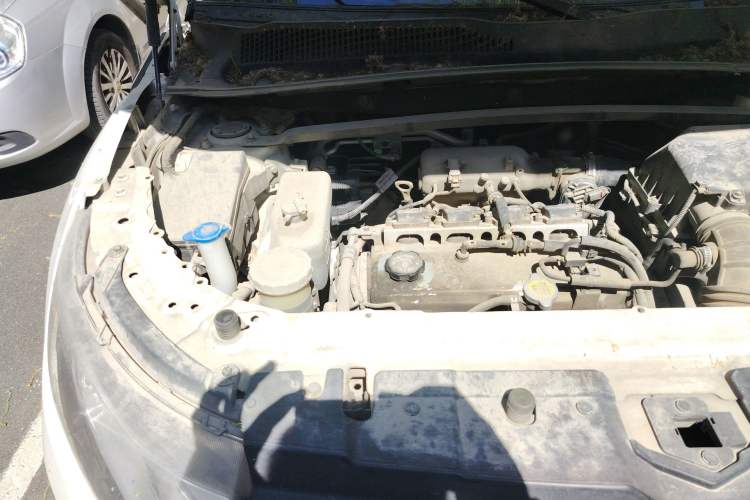 Used Land X7 2015 2.0T Panoramic Prestige Edition Engine Bay Right