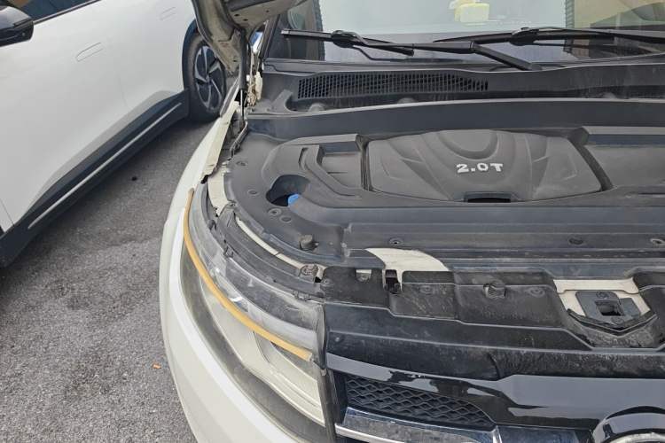 Used Land X7 2015 2.0T Panoramic Prestige Edition Engine Bay Right