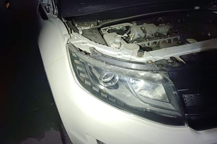 Used Land X7 2015 2.0T Panoramic Prestige Edition Engine Bay Right