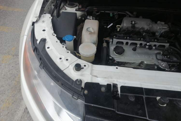 Used Land X7 2015 2.0T Panoramic Flagship Edition Engine Bay Right