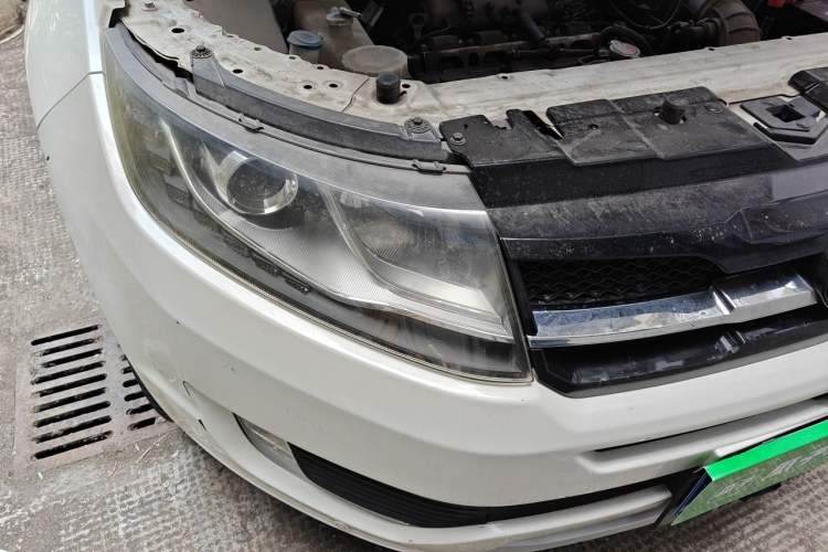 Used Land X7 2015 2.0T Panoramic Prestige Edition Engine Bay Right