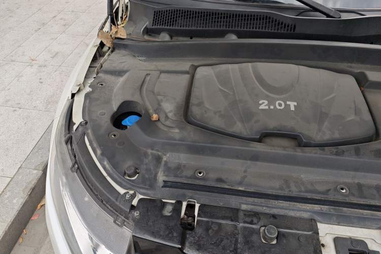 Used Land X7 2015 2.0T Panoramic Prestige Edition Engine Bay Right