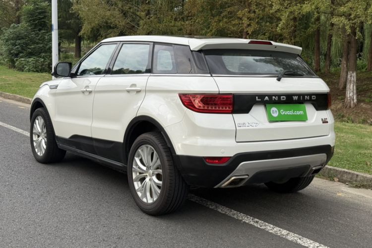 Used Land X7 2015 2.0T Panoramic Prestige Edition Exterior 10