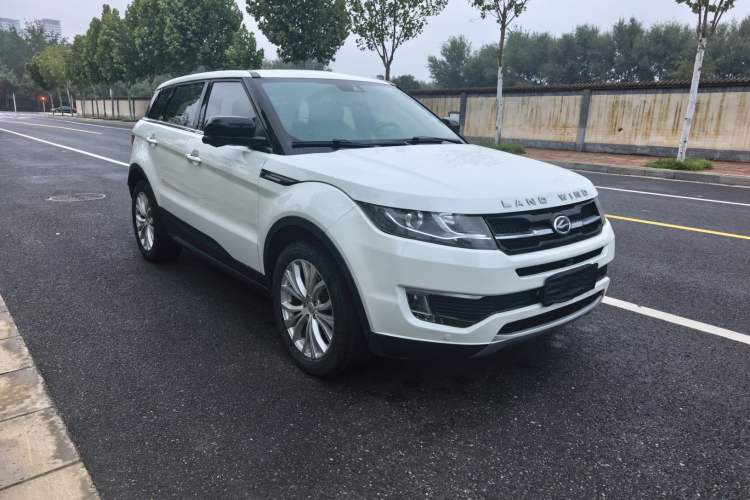 Used Land X7 2015 2.0T Panoramic Prestige Edition Exterior 2